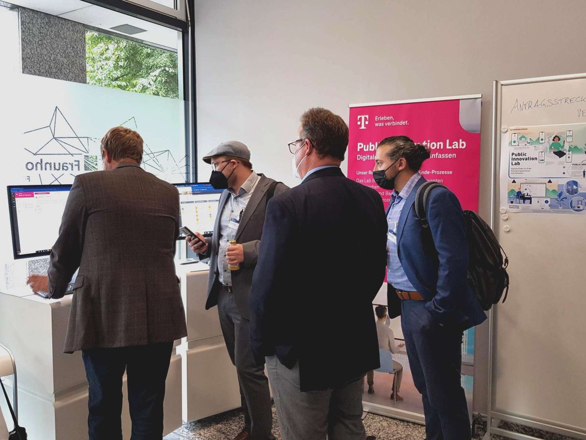 fraunhoferfokus's tweet photo. 💡 Wie sieht #LowCodeLive in der Anwendung aus? In den Pausen und rund um die Vorträge zeigen Expertinnen und Experten innovative und greifbare Ansätze für die moderne Verwaltung. In unserem Low Code Café können die Besuchenden sogar selbst Hand anlegen! https://t.co/fB4qYcigE7