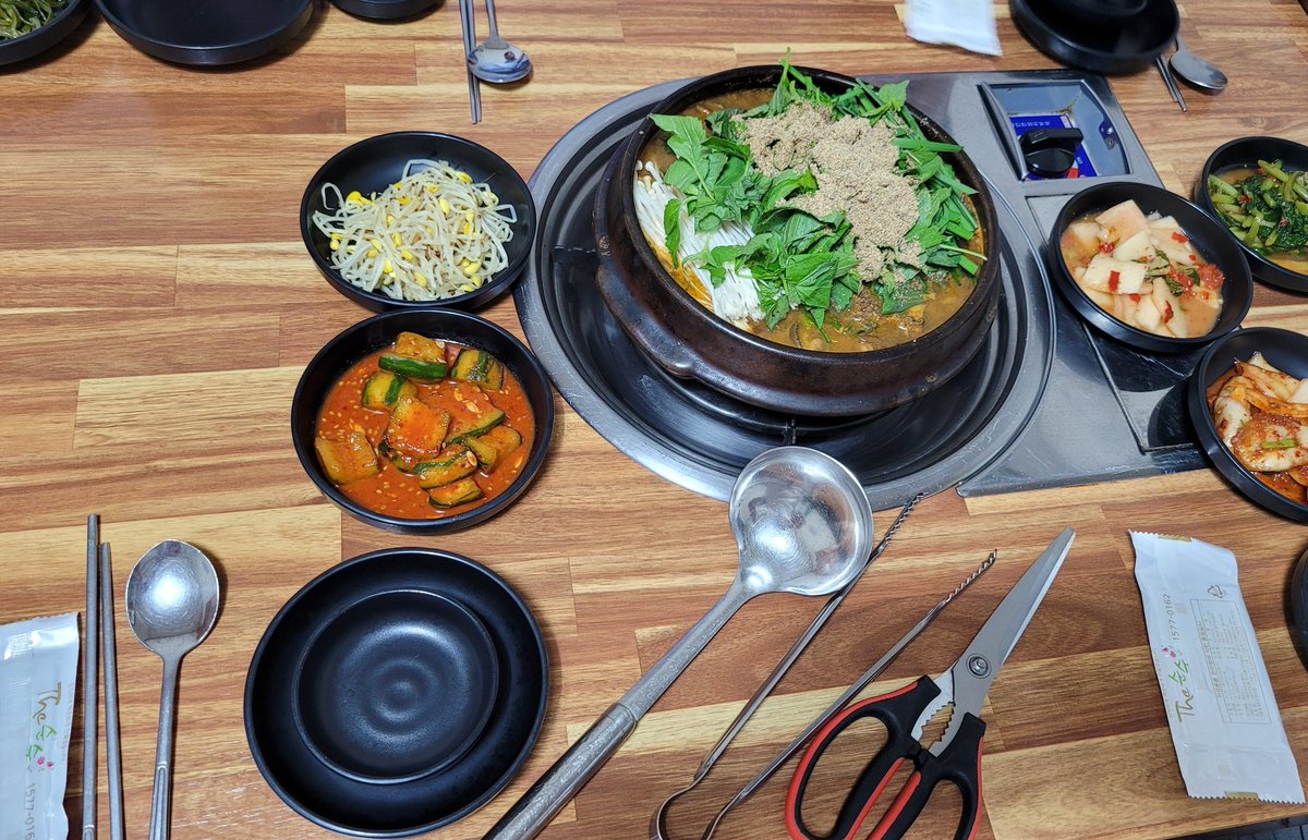 liteulimun's tweet photo. 운동도 잘하고
맛있는음식에 기분좋게 소주도 한잔마시고,
상무지구 이동중~~

여기 염소전골,수육 잘하네요~~~
술많이 안먹어야하는데,

#광주
#광주부커 #광주부부 #네토리
#광주건오 #배려 #이해 
#네토 https://t.co/Szw2hLRQ90