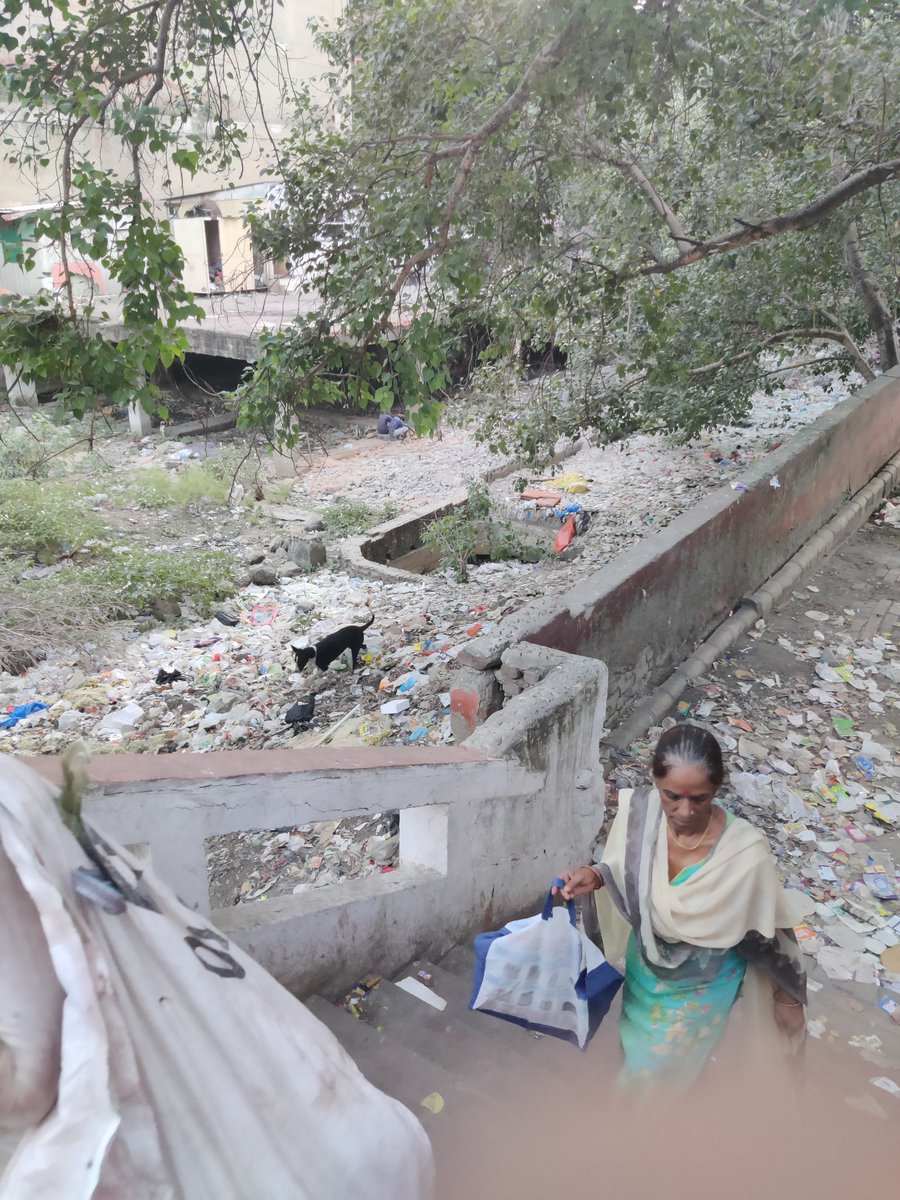 DrVijayTiwariJi's tweet photo. #MahaYogiSena
#LocalGuardian 

@LtGovDelhi @MCD_Delhi @CPDelhi should visit #RajendraPlace oldest #BusinessCentre of #Delhi &amp; see it's condition

@mitwa_sanjay it will be interesting #Story 

You can #Question 
@BJP4India @INCIndia @ArvindKejriwal together

#Security #CyberNews https://t.co/XX312r2CiB