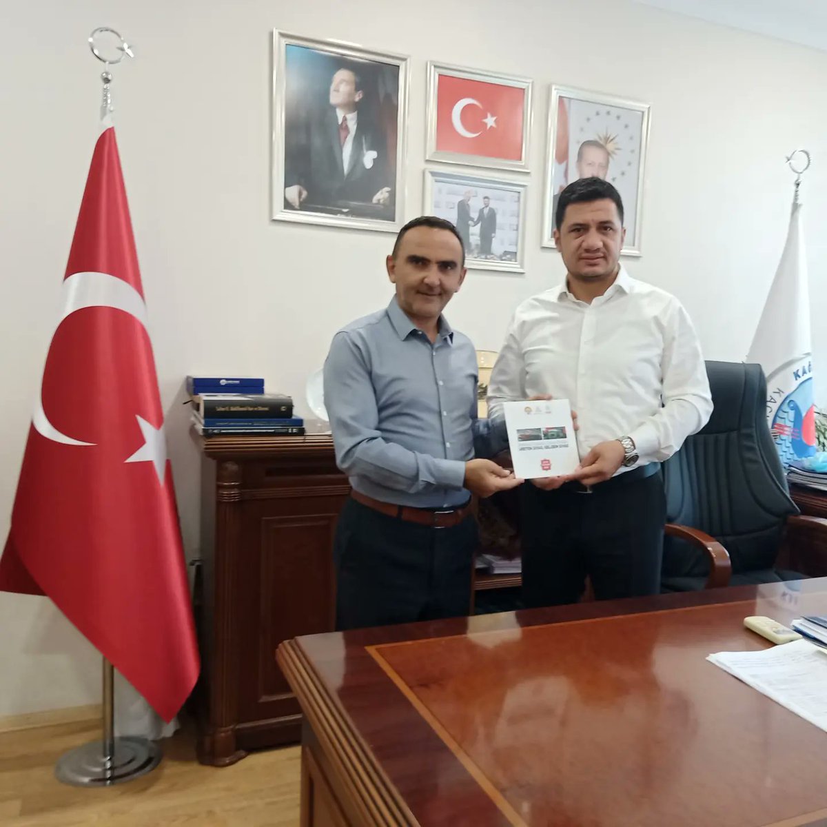 mkemalbaykal's tweet photo. Kağıthane Belediye başkan yardımcılarımız Sn @LeventDirice sn @agaogluyunus sn @MusA_Alibasoglu sn @nedretapaydin beyleri  Ziyaret edip Yenikapı'da Düzenlenecek olan 13. Sivas tanıtım günleri 'ne davet ettim. #SivasTanıtımGünleri #Kasider #SivasGünleri2022 https://t.co/QzMmjKqNOv