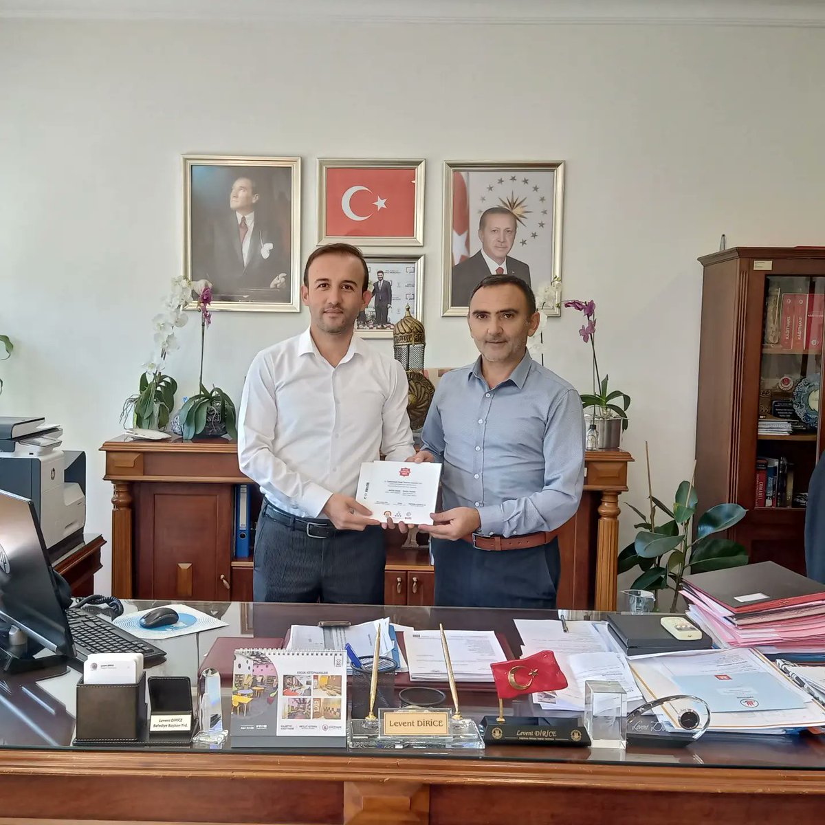 mkemalbaykal's tweet photo. Kağıthane Belediye başkan yardımcılarımız Sn @LeventDirice sn @agaogluyunus sn @MusA_Alibasoglu sn @nedretapaydin beyleri  Ziyaret edip Yenikapı'da Düzenlenecek olan 13. Sivas tanıtım günleri 'ne davet ettim. #SivasTanıtımGünleri #Kasider #SivasGünleri2022 https://t.co/QzMmjKqNOv