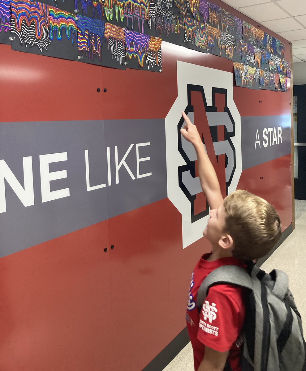 Students came in this morning and saw their art work displayed!  I love to see how excited they get!!  It’s amazing to watch all kids stop and appreciate the beauty.  Way to go, Mrs. Graham 😁🎨
@MrsGsNSartclass 
<a href="/NorthScottASES/">Alan Shepard Elementary</a>