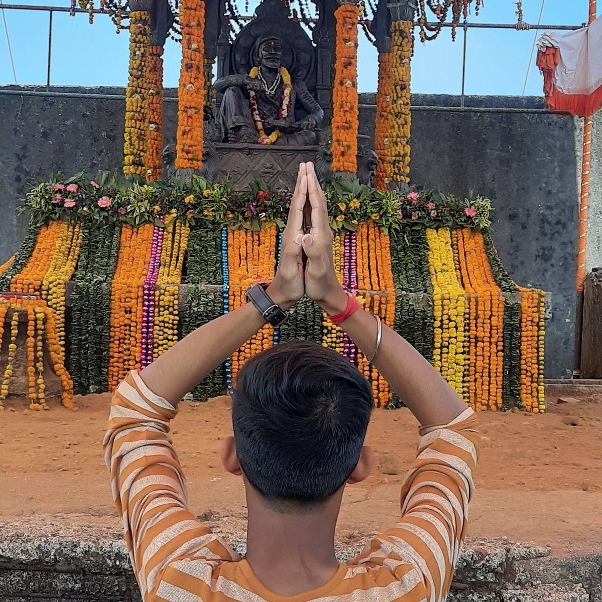 NaikVedanta's tweet photo. My god #NewProfilePic https://t.co/SfriLXzteC