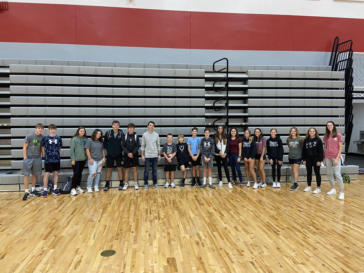 coachthompson44's tweet photo. Thank you so much to @nihoah for coming in and sharing with our @fca_br today about Distractions. It was a great lesson and brought great perspective to the importance of being intentional with our time with Him. https://t.co/HNuwOjMqKh