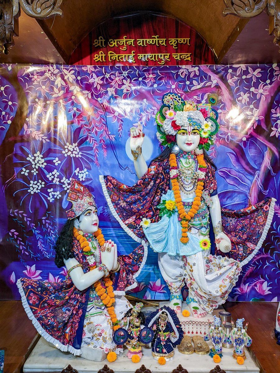IskconAligarh's tweet photo. #Arjun #Krishna #deities(called as #Arjun #Varshney #Krishna) #Darshan,
#Iskcon # Aligarh #Gita #Gyan #Mandir, #Harduaganj.
07.09.2022
Photography courtesy of Mayapur Chandra (KRD)
Prabhuji.
#APNA #SAHAYOGI #PREMI #PARIVAR. #अपना #सहयोगी #प्रेमी #परिवार । https://t.co/qXTwGznOTz