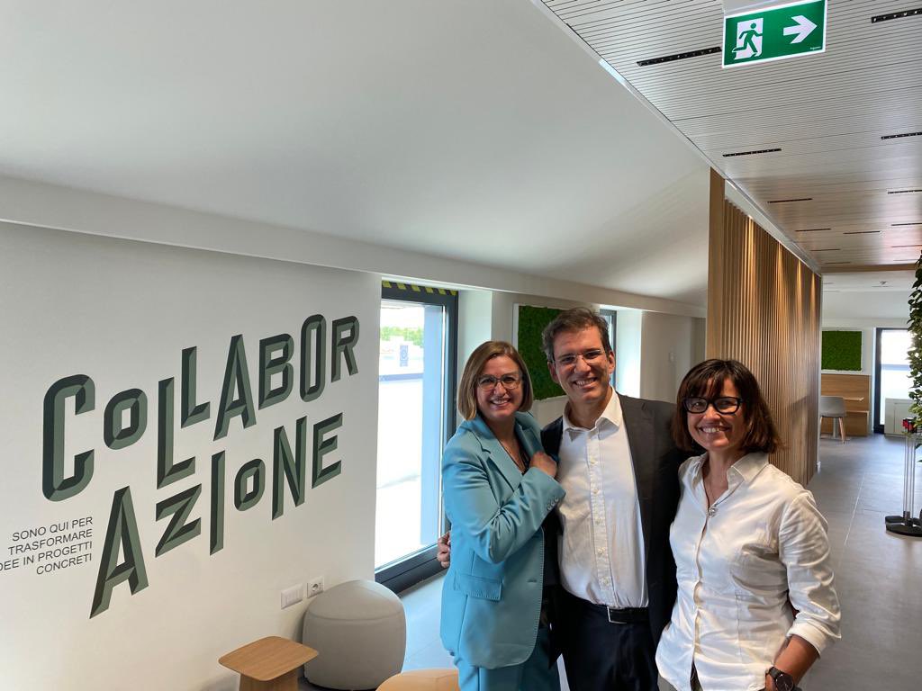 Vittorio Colao (@vitt61) on Twitter photo Fisici, giuriste, matematiche, economisti, informatici, scienziate sociali. Entusiasta di risultati e lavoro del Transformation Office e della Unitaā di missione del Dipartimento <a href="/InnovazioneGov/">Dipartimento per la Trasformazione Digitale</a>. Grazie ragazze e ragazzi per gli ottimi risultati #PNRR. Fisici, giuriste, matematiche, economisti, informatici, scienziate sociali. Entusiasta di risultati e lavoro del Transformation Office e della Unitaā di missione del Dipartimento <a href="/InnovazioneGov/">Dipartimento per la Trasformazione Digitale</a>. Grazie ragazze e ragazzi per gli ottimi risultati #PNRR.