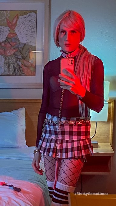 It's been over 3 months since I've been able to doll up... I need it. My inner sissy want's out! https://t<a href="/tag/locktober"class="tags"><span>#locktober</span></a>