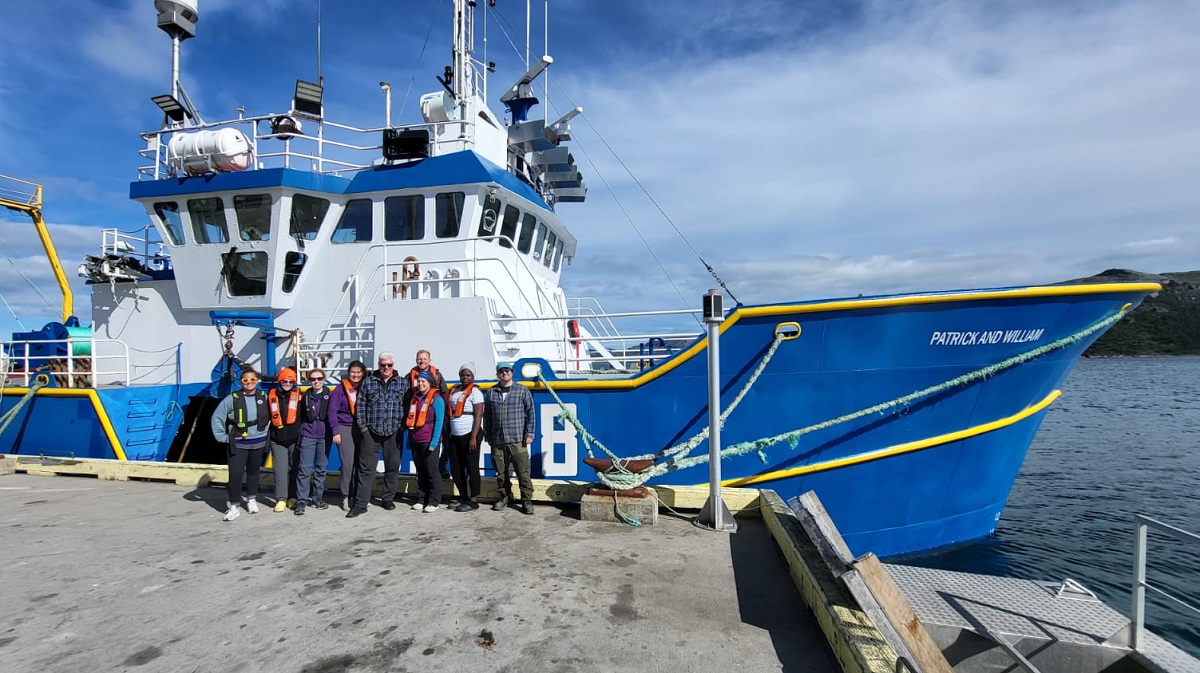 Our #research team stopped in Nain to pick up equipment and a colleague – Frédéric Dwyer-Samuel, environmental assessment manager for the #Nunatsiavut Government – before heading to the Hopedale Saddle #MarineConservationArea to gather #habitat &amp; #oceanographic data. <a href="/DFO_NL/">DFO_NL</a>