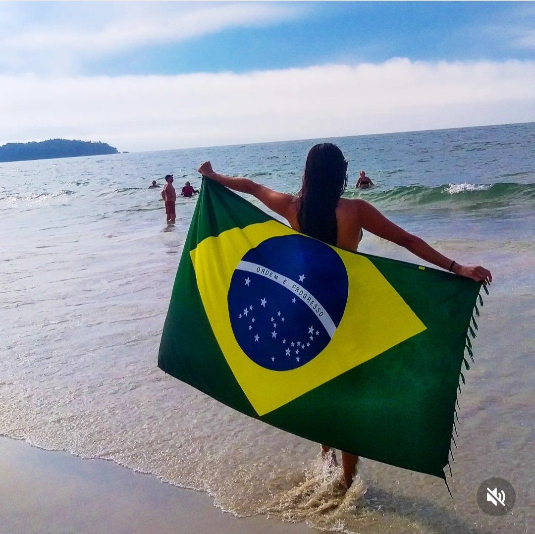 KarolineRochaP's tweet photo. 7 de Setembro de 2022: há 200 anos, em 7/09/1822, o Brasil se tornava independente de Portugal.
Bicentenário da Independência!
Viva a nossa liberdade! 🇧🇷
#7desetembro #independenciadobrasil #Independencia #patriota #patriotismo #verdeamarelo #bandeiradobrasil #patriaamadabrasil https://t.co/HKTYL6ATvV