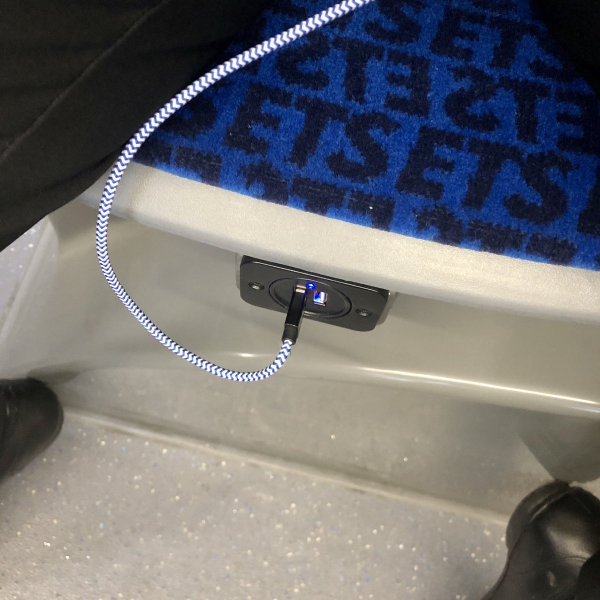There is a freaking USB CHARGING STATION on my #yegtransit ETS bus. Day: made! 🥰🥰
