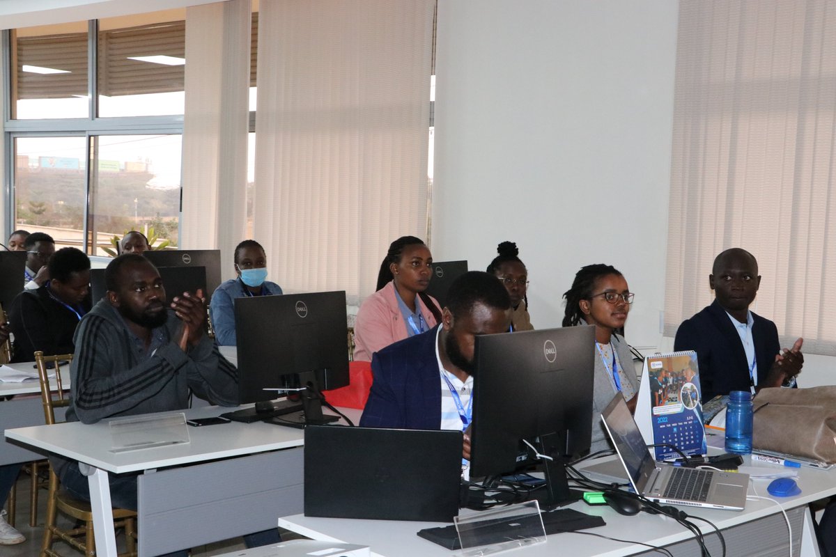 RCMRD_'s tweet photo. #RIC2022 #SERVIRESA 
This session is aimed at showcasing, disseminating and exhibiting the tools, product, methods, data that SERVIR has co-developed with partners. It included a presentations on Inland Satellite Based Water based Water Quality Indicator tool and EWX. https://t.co/Bc4XheeCsa