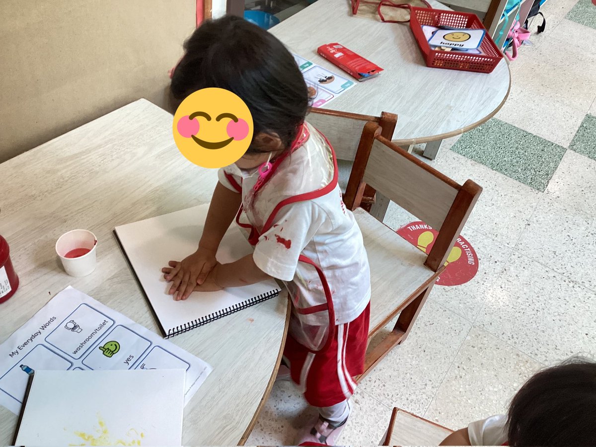 EalTbs's tweet photo. If you’re happy and you know it clap your hands… 👏
Our young #ELLs have embarked on their journey to learn all about body percussion with a coordinated ‘clap’ and a very colourful ‘tap’.
#visuallearners #learningnewwords #EYFS https://t.co/2PoCYXRVnb