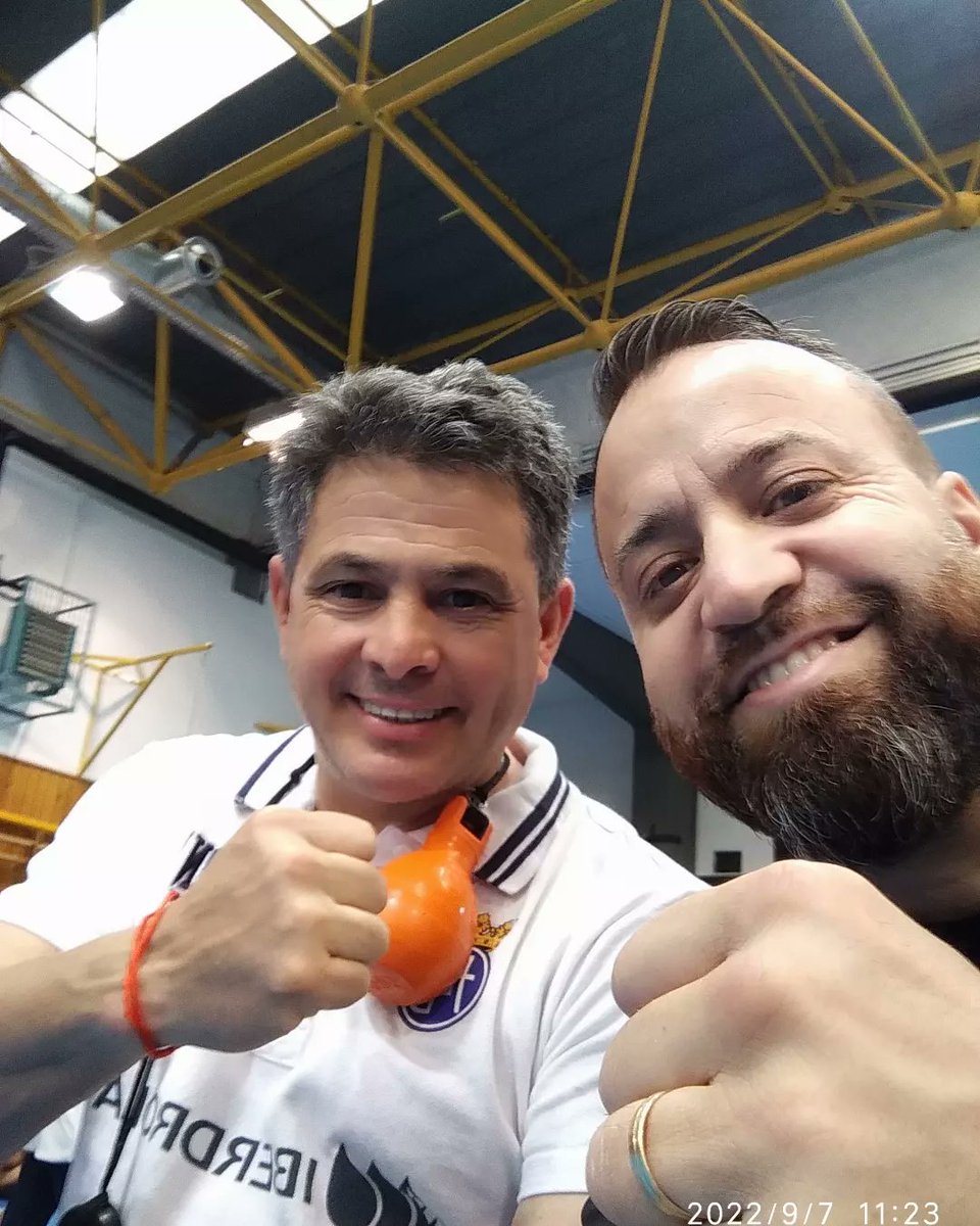 IRUTEAM's tweet image. Buena mañana de sparring con grandes figuras del boxeo español y francés en el C.A.R de Madrid.
Preparación de johsua "el gallito" para el día 1 de octubre en Granada.