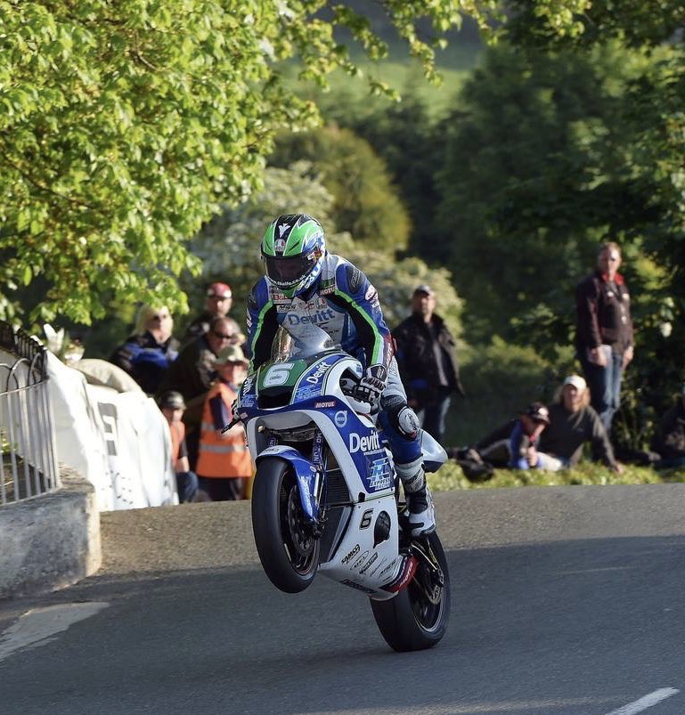 Lintinracing's tweet photo. #wheelwednesday itโs that time of the week again. Riding the @RCExpressRacing twin around the TT. #tt2016 #ballaughbridge #rcexpressracing #secondwin https://t.co/4y2mpwe1lM
