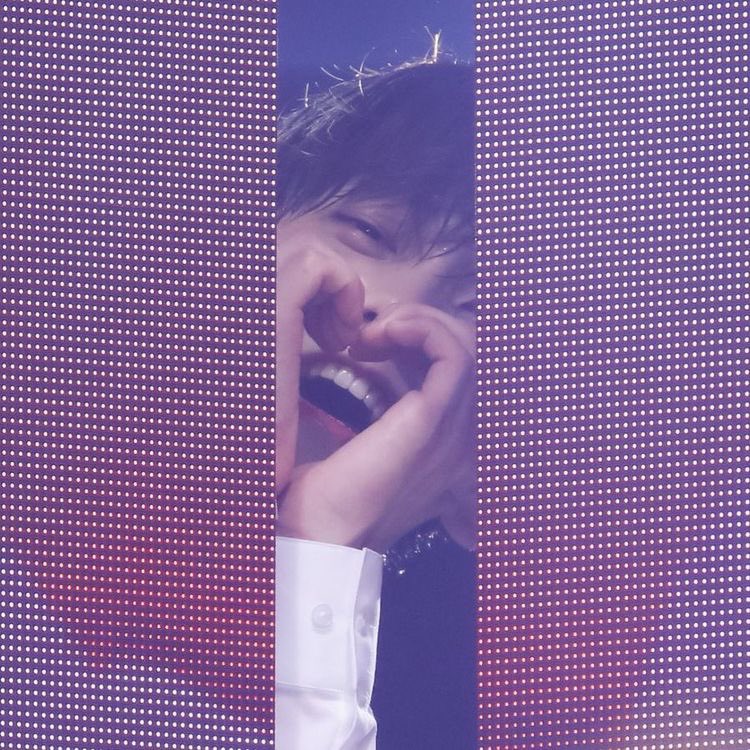 txtsmultea's tweet photo. soobin pics to cheer sad moas up, a thread 💗🤏 https://t.co/7LWvD6fUpk