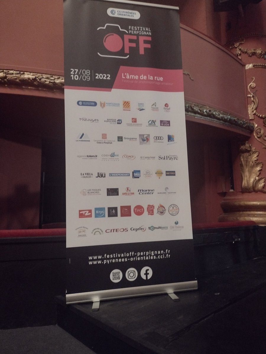 DominiqueDurini's tweet photo. @GroupamaMed la Fédération des P.O et la C.L de Perpignan Réart sont partenaires de la 28 ème édition du Festival OFF 2022. Lors de la soirée des remises de prix, le Président F.Galabert a remis à Guy Alaux le prix Coup de Cœur pour "Ombres lumières persanes" https://t.co/24th38qDnR