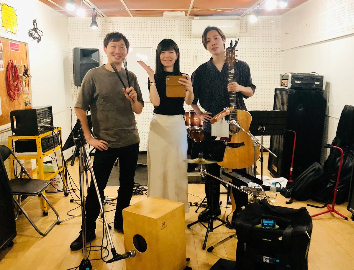 hoshino_0113's tweet photo. 【タイムスケジュール決定🎉】

30分ステージを合計3ステージ予定🎼
先日のリハ風景写真と共に…🤲✨
まったり癒しの練習時間でした🤤✨

🎤1st stage: 11:00〜11:30
🎸2nd stage: 12:30〜13:00
🥁3rd stage: 14:00〜14:30

ピクニック気分でお越し下さい🤲✨

#ピクニックフェス宮の沢 #picfes https://t.co/ZreY0scatZ