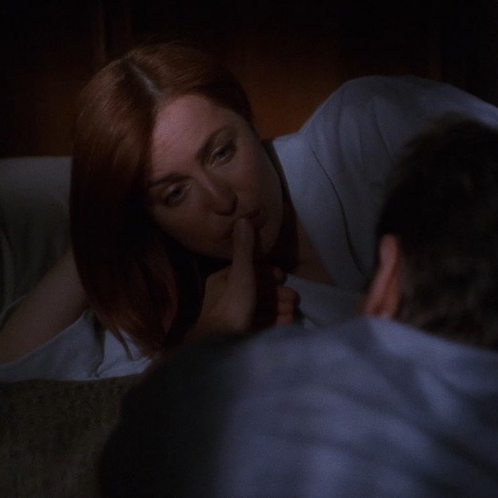 moiraiinesedai's tweet photo. y’all trying to get through season 9 was rough, but it was so worth it just to see mulder and scully together again like this 😩 #TheXFiles #TheTruthII https://t.co/zwEkUgTLw4