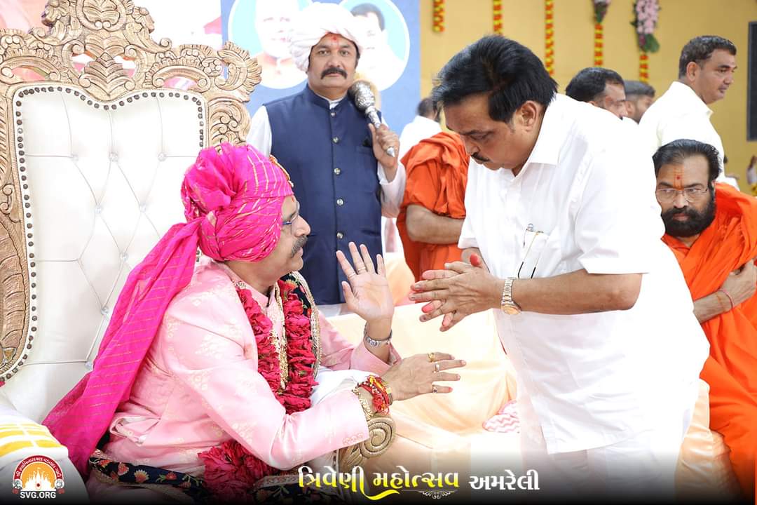 vadtalgadi's tweet photo. અમરેલી શહેરના આંગણે ભવ્ય ત્રિવેણી મહોત્સવમાં પૂજય ભાવિ આચાર્ય શ્રી નૃગેન્દ્રપ્રસાદજી મહારાજ , ભાજપ ના ગુજરાત પ્રદેશ અધ્યક્ષ શ્રી સી.આર. પાટીલ સાહેબ , મહાનુભાવો ,સંતો અને હરિભક્તો ની ઝાંખી 🙏🏻 @laljishree108 @CRPaatil @BJP4Gujarat @JPNadda @blsanthosh @AmitShah @PMOIndia @SPSWAMI11 https://t.co/Vbh3RbCxJA