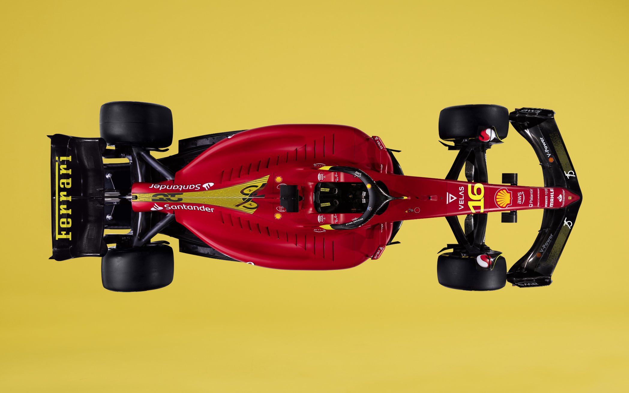 F1  Ferrari, con decoración especial y obligado a remontar en Monza