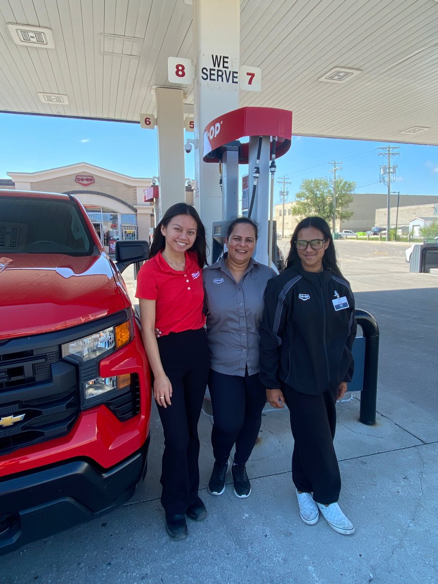 RedRiverCoopLtd's tweet photo. Thx Nicole S! ๐ #Ellice/#Wall
"Iโve been coming to this gas station since I was a child & now knowing the owner & her family, it makes total sense why they have such amazing customer service. I always get great service & even though I live 20 mins away, I always make the drive." https://t.co/5NzCPq2hYV