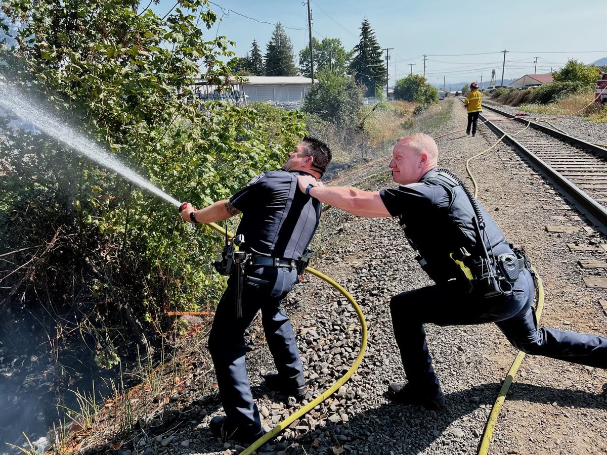 Eugene Springfield Fire (@esfpio) on Twitter photo Our crews look for opportunities to recruit new members. Here you see a couple of <a href="/EugenePolice/">Eugene Police Dept.</a> Officers living their best life. Seriously, we appreciate the support they provide every day! Our crews look for opportunities to recruit new members. Here you see a couple of <a href="/EugenePolice/">Eugene Police Dept.</a> Officers living their best life. Seriously, we appreciate the support they provide every day!
