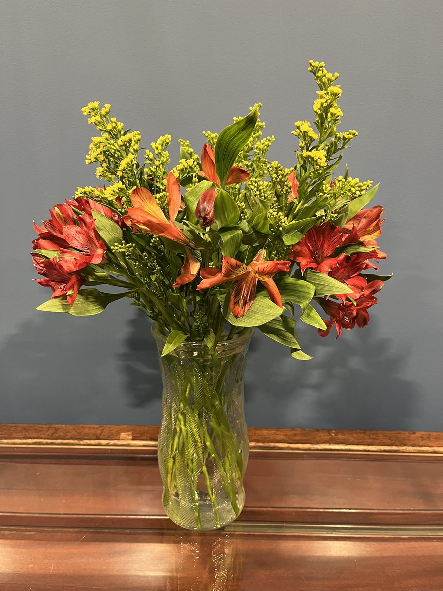 Happy Wednesday <a href="/StJohnsLaw/">StJohnsLaw</a> ! Just a quick reminder that #thelibrarylovesyou