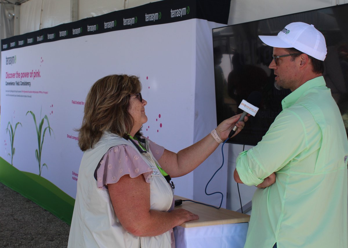 NewLeaf_Sym's tweet photo. Check out this interview from Aaron Kelley, our Vice President of Product Strategy about NewLeaf Symbiotics and the use of biologicals in agriculture.
#Terrasym #AgTech #biologicals #startups #FPS22
https://t.co/ZAAIzoZP2I https://t.co/EIHFQGhJd1