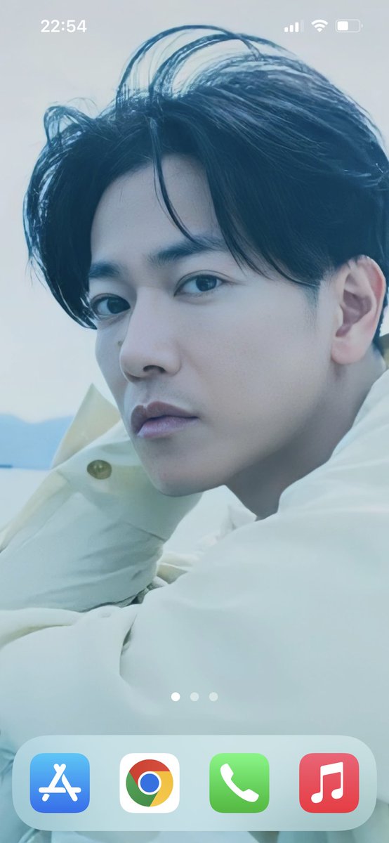 masami_0809's tweet image. ロック画面とホーム画面は
こちらに変更✨
美しい健さん✨
見つめられてます︎ ︎☺︎
#佐藤健 #佐藤健カレンダー2023
