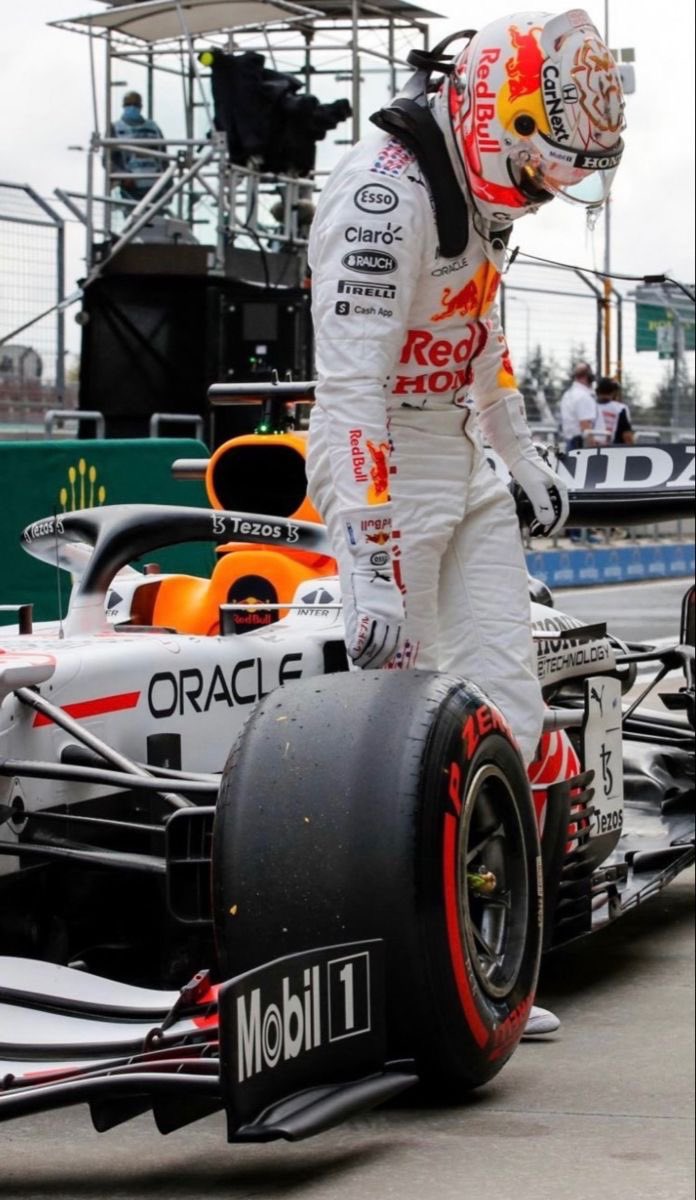 maxsredbull's tweet photo. this livery>>>> https://t.co/L7aeF3BmZC