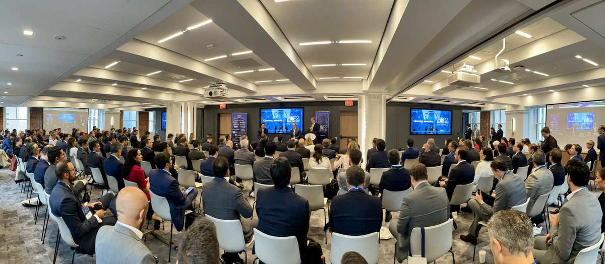 EmbamexEUA's tweet photo. Ambassador @emoctezumab kicks off #BIVADay @BIVAMX addressing the need for a strong North American region:

"The lesson is clear: if we want to reap the benefits of the trends that are driving global shifts today and for years to come, the U.S. and Mexico need to work together." https://t.co/5QkNV1BYId