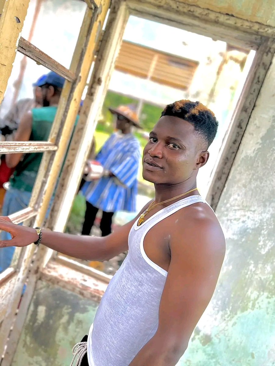 DonDeeGazaale's tweet photo. Who Can You See In The Background ? The #Letter Is Coming 🔥 This Saturday 💯

Rapper #DonDee 🤴

#Frrrrrr https://t.co/6T7seTr6Lc