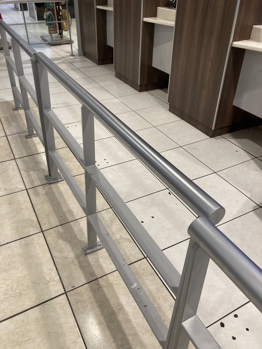 NatalieSkeepers's tweet photo. @EdgarsFashion  So you remove the cable ties and think that the hand rails are safe 😳shame on you Edgars …if anyone gets hurt it’s in you (was promised the rails will be fixed) . Still nothing https://t.co/jgNxaMYCoX