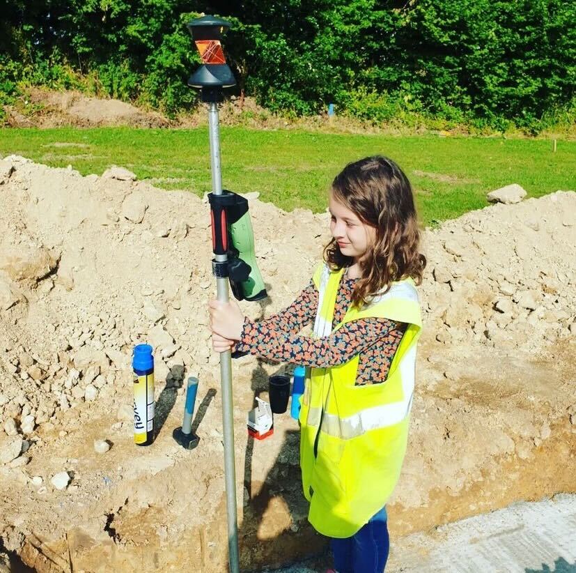 GetKidsintoSurv's tweet photo. Helping her dad (Jamie Stephens) with some setting out for a friends latest project! #GetKidsintoSurvey it's great to see :-D

#Settingout #surveying #geospatial #nextgeneration @nuplansurveys https://t.co/98rF0HpgZK
