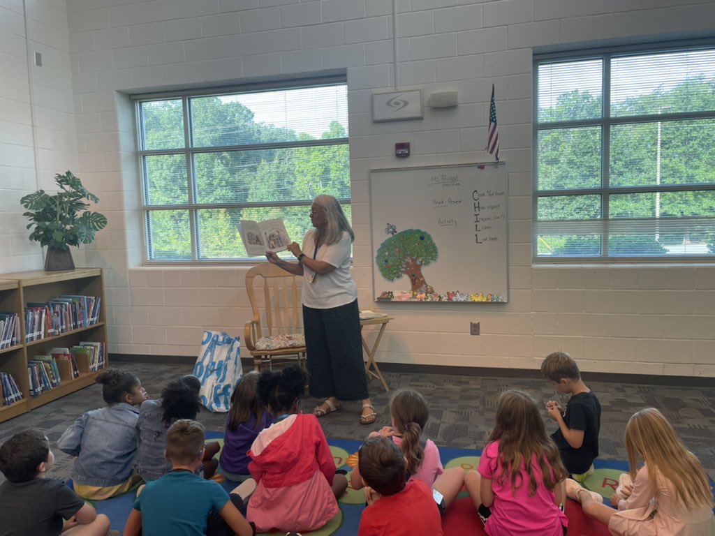 NancyCravey's tweet image. @NorthernGCS 3rd graders are getting to know their new SLMC Ms. Probst. #GCSLibrariesEngage students by building relationships and creating spaces where all students feel welcome to be themselves.