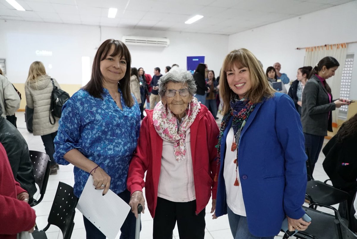 CCeneu's tweet photo. Sumáte a Margarita que a sus 100 años aporta ideas que abarquen a los adultos mayores de Neuquén!
Muchas gracias #ChosMalal 
📲+54 9 299 324-7989
💻https://t.co/44FQzXCldn

Somos #Ceneu #HayFuturo 
@marcoskoopm https://t.co/gNKiMmbK1Y