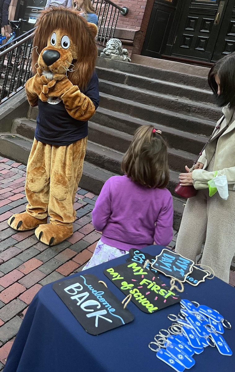 NADNYC2BOSTON's tweet photo. Happy First Day @adventschool #learnactchange #progressiveschools #socialjusticeeducation #reggio #unapologeticallylivinginmisssion https://t.co/FI3fyM9Ovn