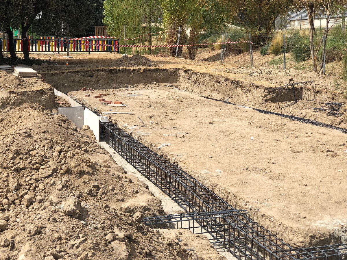 salvemos_parque's tweet photo. Día 7 de septiembre de 2022
El Ayto de #VillanuevaDeLaCañada en contra del plan urbanístico y de los vecinos, sigue con los forjados para construir un restaurante en un parque público.
🛑 No al arboricidio
🛑 No a bares junto a viviendas
#SalvemosElParque https://t.co/4a1aMnVsv2