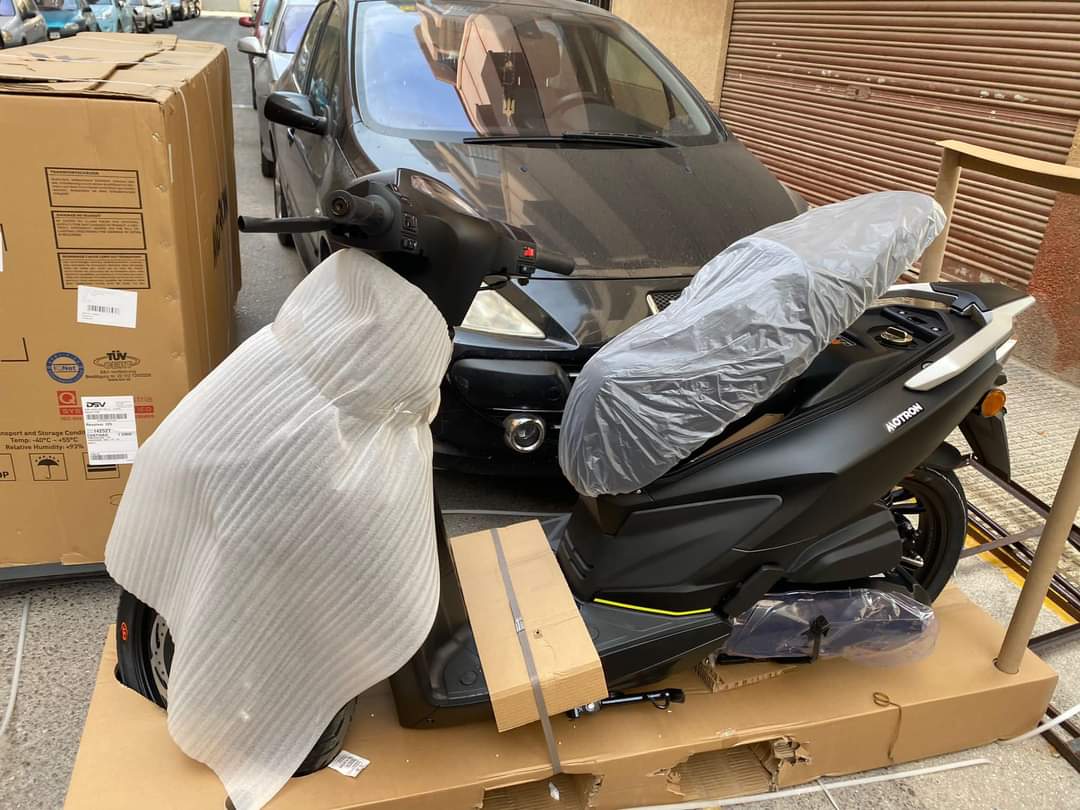 Motovicio1's tweet photo. Ya están llegando las motos nuevas!!!
Muy pronto podrás ver y probar la nueva gama de Malaguti, Motron y Beta.
Comparte!!
💪🏻 https://t.co/teFdx1tfHi