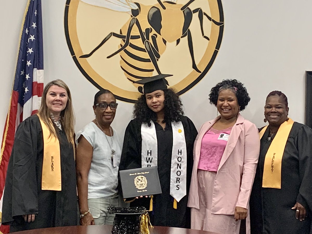 Ja’Lashia returned to her home country of Nicaragua right before graduation 2022. Today, with her proud mother by her side, she graduated from Howard W. Blake High School with honors. #yellowjacketstrong <a href="/SDHCMagnet/">HCPS Magnet Schools and Programs</a> <a href="/AddisonGDavis/">Addison Davis</a> @VanAyres412 <a href="/HillsboroughSch/">Hillsborough Schools</a>
