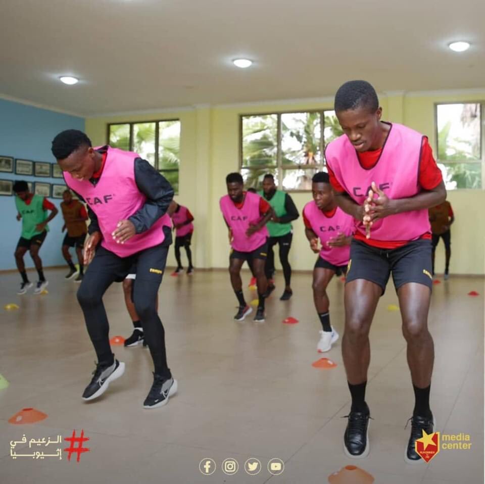 KAMBALEERICK8's tweet photo. Work out,before the business start this week 🏆👀#9 https://t.co/qPTlj6nfpY