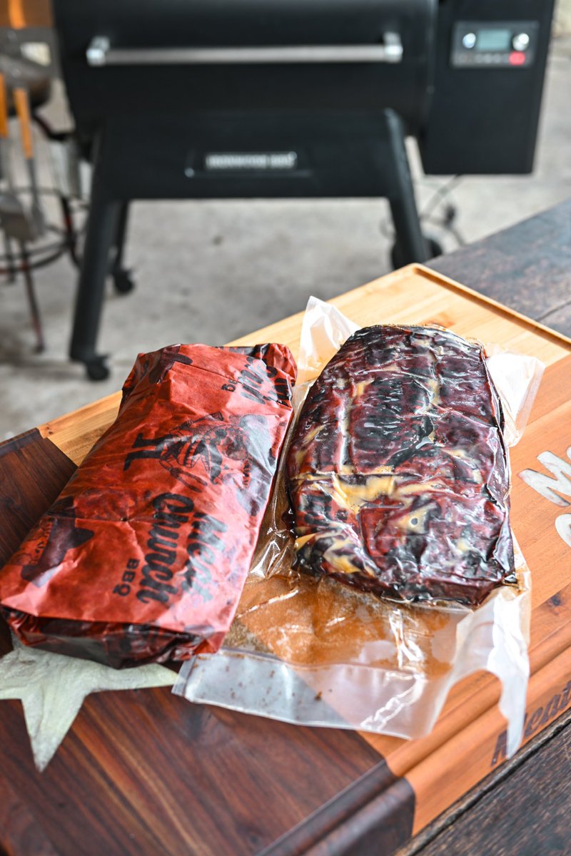 MeatChurch's tweet photo. My fav 2 ways to reheat brisket? Our new video is live!

https://t.co/iuKI3BDa6i https://t.co/bTLBS6cj4T