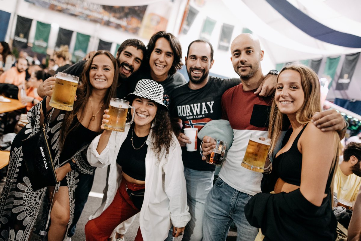 ⚠️¿Estuvisteis el viernes en el <a href="/oktoberfest/">Oktoberfest - Fans</a>? 

▫️Nuestro fotógrafo estuvo por allí inmortalizando el fiestón que nos pegamos e igual os hizo una 📸
Si es así entra en oktoberfestgijon.com y búscate 🔎

#OktoberFestGijón #Gijón #música #buenambiente