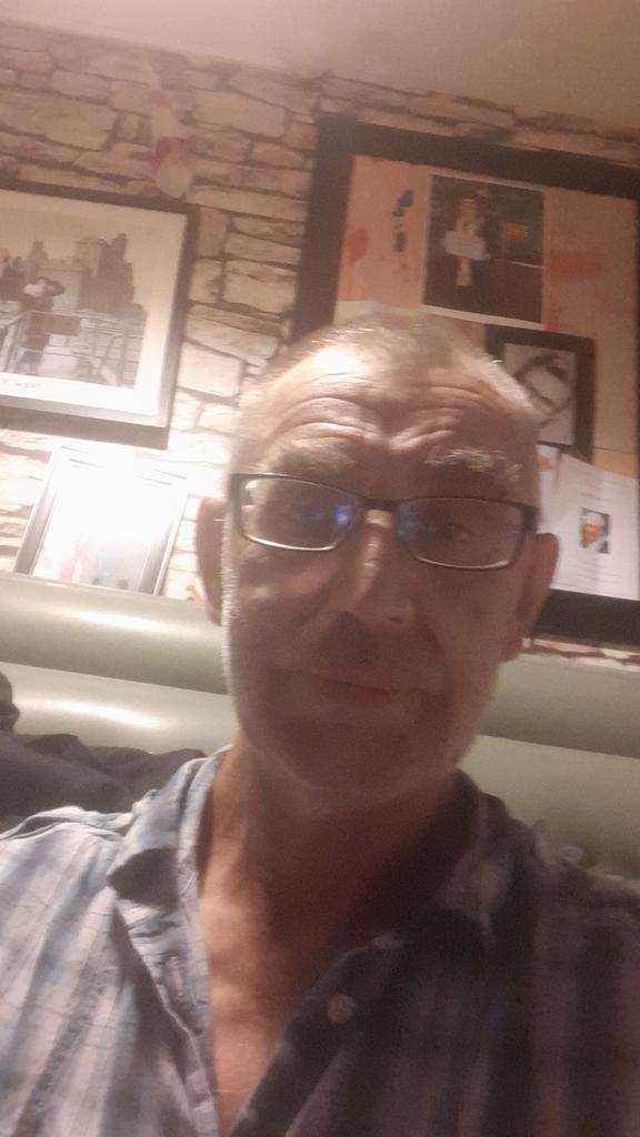 peterleisk's tweet photo. @Roshni_kumari2 Hi, roshni. My name is Peter. Age68.  Single male. Retired.. https://t.co/d5yVUSfTOX
