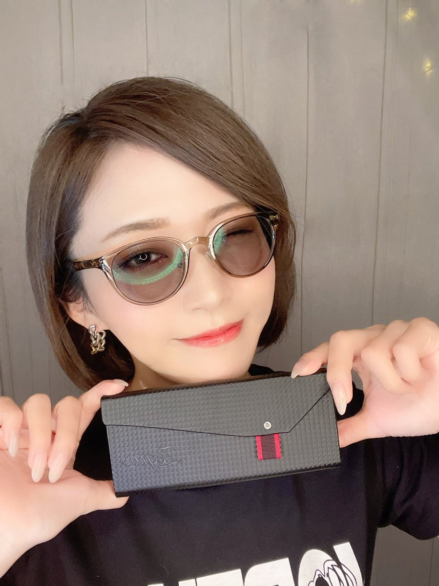 gosh_maya's tweet photo. 釣りやドライブのために変更サングラスをオーダーしてみました😊🌟
��界良好😳‼️
OGにオススメされたお店はこちらです↓↓

#宅配のめがねやさん
#TKMG

◆ホームページ（スマホサイト）↓
https://t.co/yX2163r2Pi
◆Twitter↓
https://t.co/guG7xZVZwq
◆Instagram↓
https://t.co/TdZhrOp49g https://t.co/HiN6frFef0