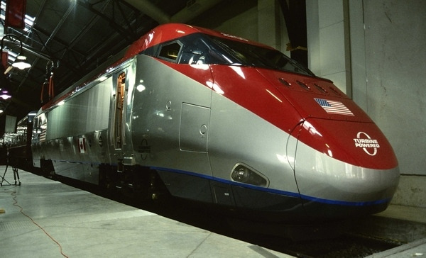 JipeTrains's tweet photo. The #JetTrain was an experimental high-speed passenger train concept created by Bombardier Transportation in an attempt to make European-style high-speed service more financially appealing to passenger railways throughout #NorthAmerica. https://t.co/bakq2OI3OD