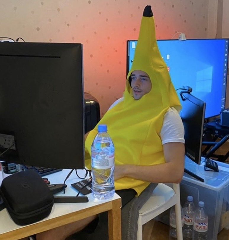 lentaholly's tweet photo. he’s been peeled https://t.co/JCxi9kv7df