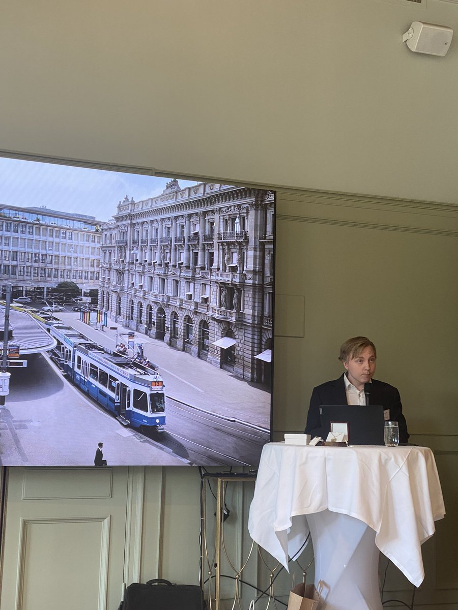 Roligt att höra Carl-Henrik Linders föredrag om effektiv trafikplanering innan han erhåller fint stipendium - välförtjänt. #stockholmsspårvägar