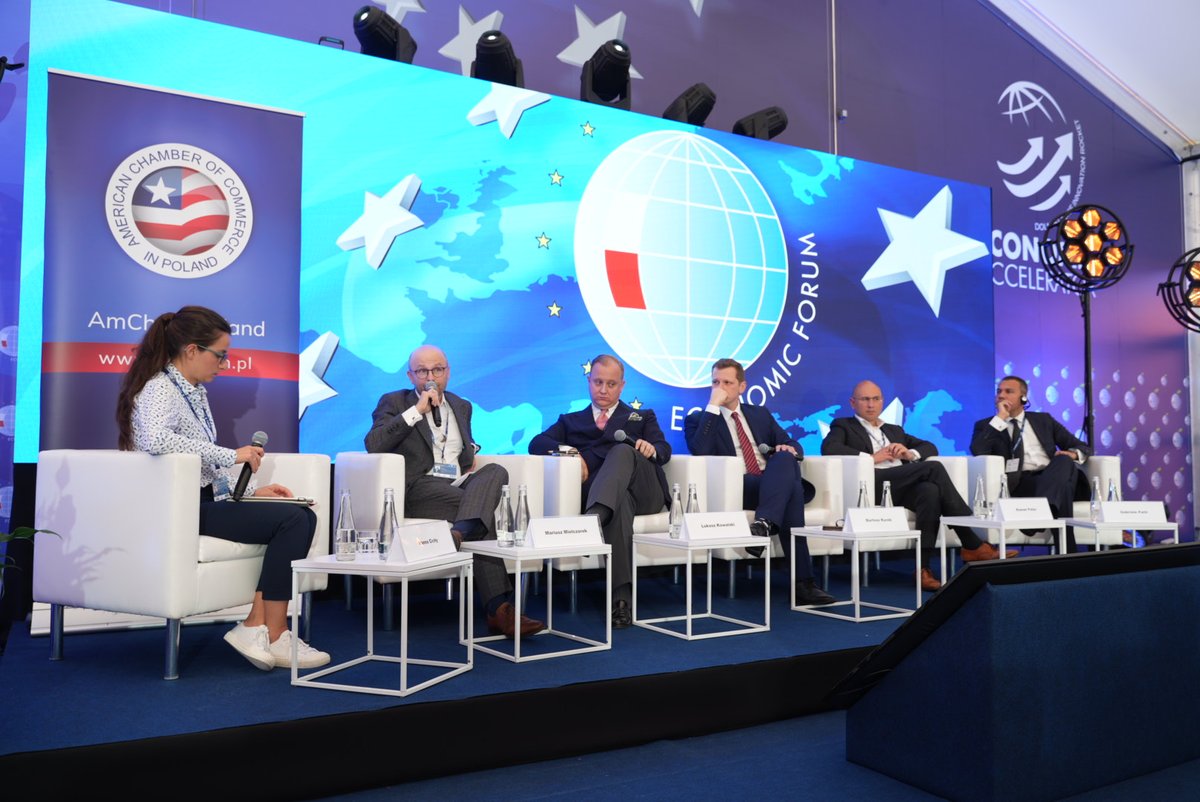 AmChamPoland's tweet photo. Panel on Polish American economic relations and their role in building the new strategic position of Poland with @hanna_cichy, @PolitykaInsight; Gabriele Patti, @WhirlpoolCorp; @M_MielczarekM, @amazon; Roman Pałac, Gemini; @Bartosz_Kurek, @InsidePMI; @luk0w, @msl_worldwide https://t.co/NqsfE202vU
