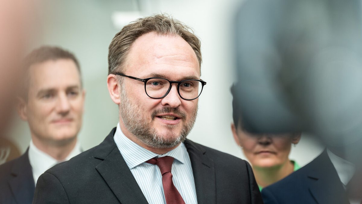 Minister: Der er påbud på vej - og ikke alt bliver frivilligt nyheder.tv2.dk/2022-09-07-min…